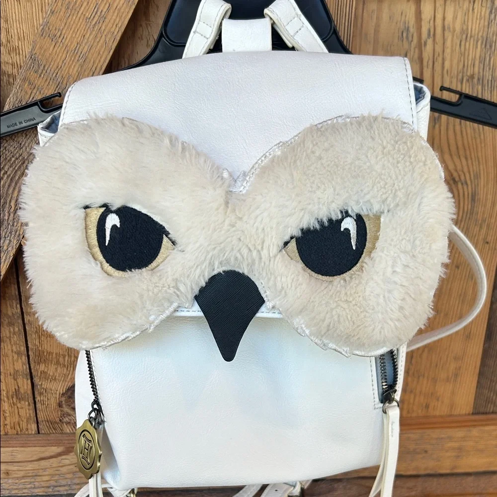 Harry Potter Hedwig Face Mini Faux Leather Backpack Purse-white